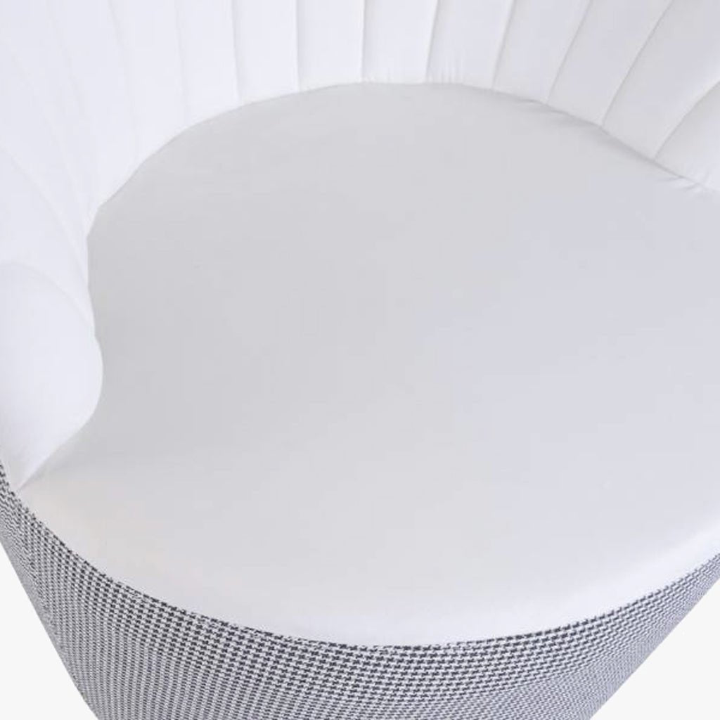 Cadeirão Xadrez Branco 69x69x85 VERSAILLES - Gato Preto