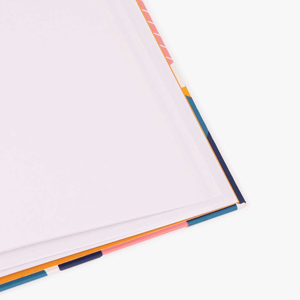 Caderno Capa Dura Pautado Gatos A5 CAT IN THE CITY - Gato Preto