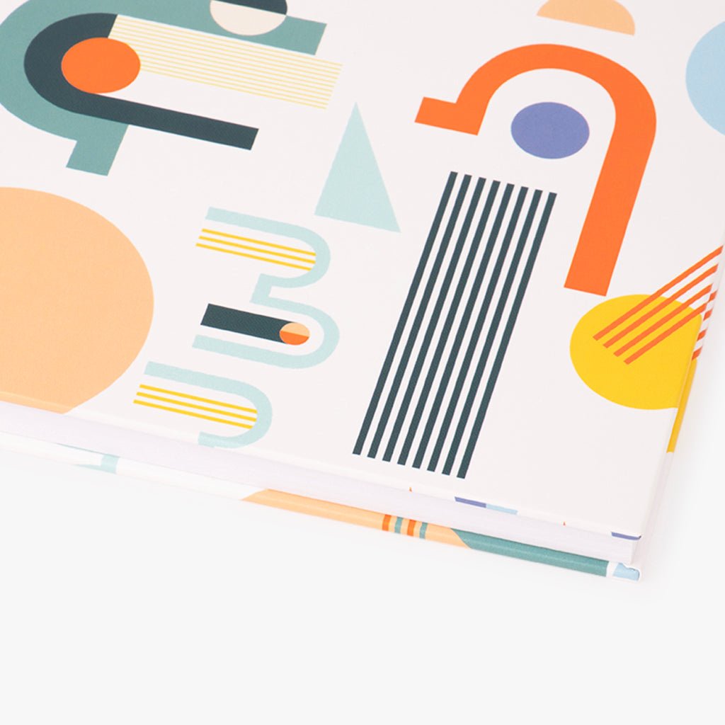 Caderno Capa Dura Pontilhado Geométrico A5 GROOVY - Gato Preto