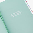 Caderno Journal com Gato Capa Dura A5 AQUI CABE O MUNDO - Gato Preto