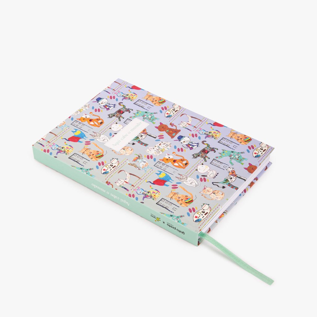 Caderno Journal com Gato Capa Dura A5 AQUI CABE O MUNDO - Gato Preto