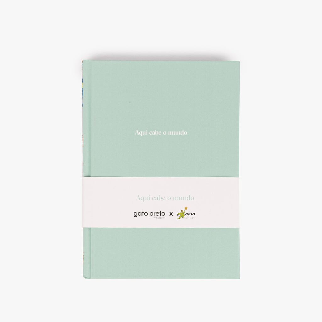 Caderno Journal Verde Capa Dura A5 AQUI CABE O MUNDO - Gato Preto