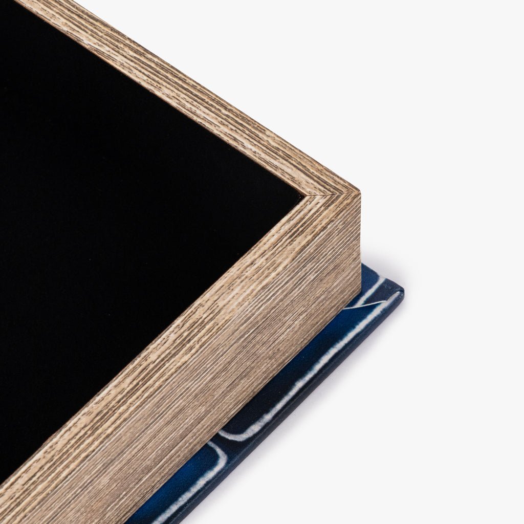 Caixa Livro Azul KIOSK - Gato Preto