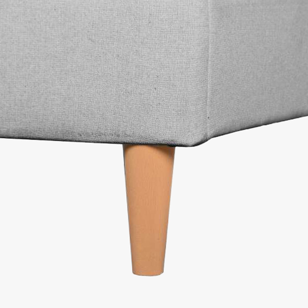 Cama Tecido com Cabeceira Arredondada e Pés de Madeira Cinza SERENA - Gato Preto