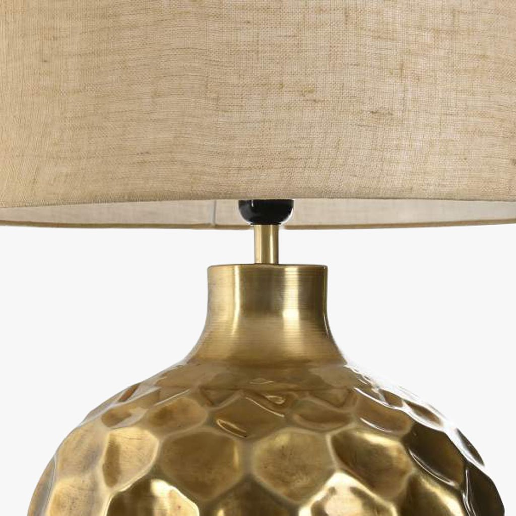 Candeeiro de Mesa Martelado Dourado LUXE - Gato Preto