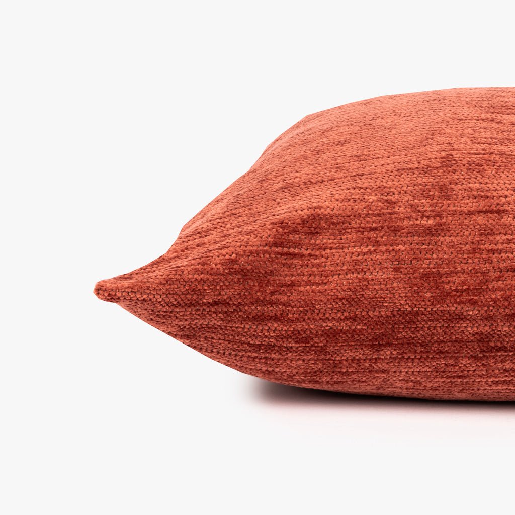 Capa de Almofada Chenile Rosa Velho 60x60 INDIE - Gato Preto