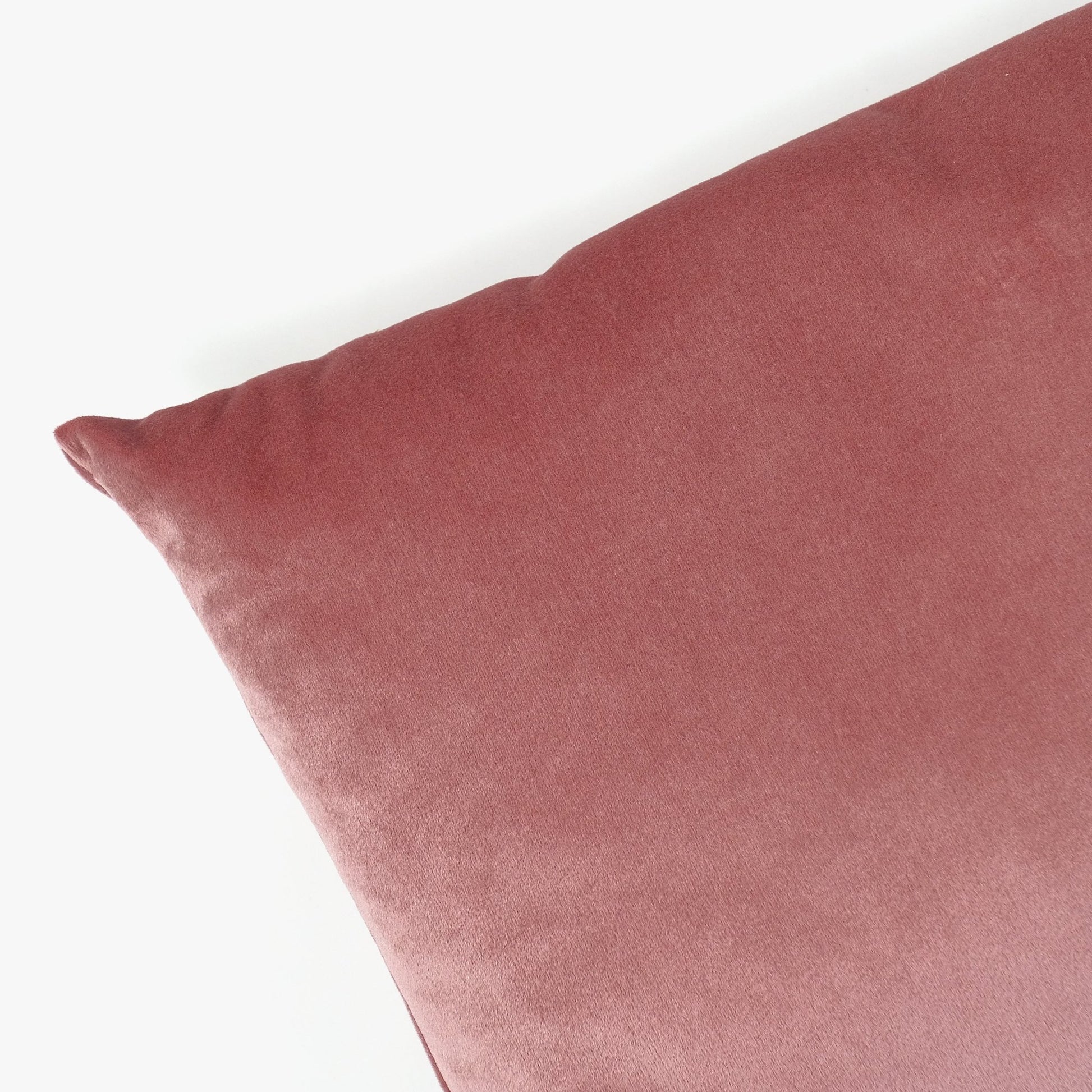 Capa Almofada Veludo Rosa Velho 30x50 PALACE | Gato Preto