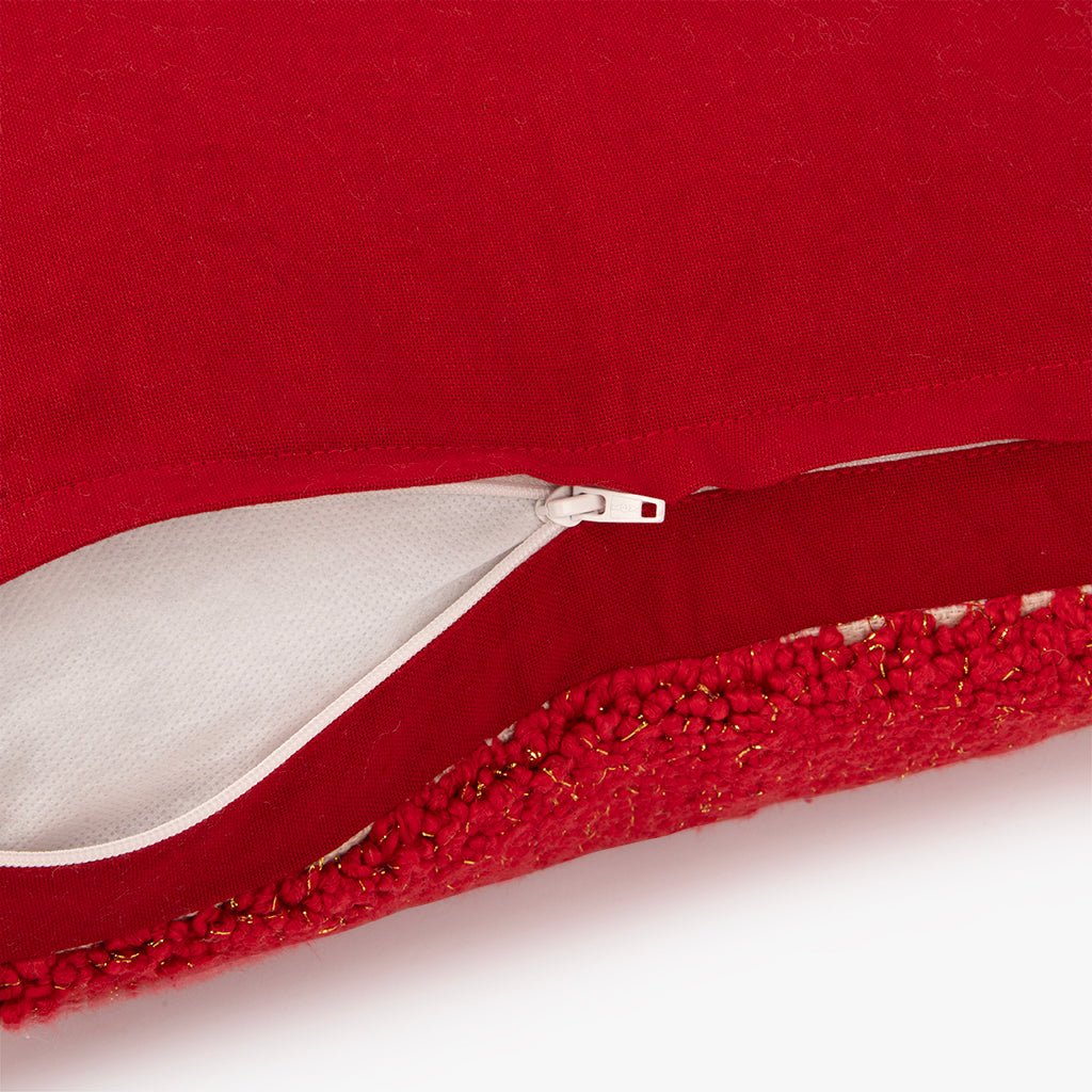 Capa de Almofada Vermelha com Lurex COZY - Gato Preto