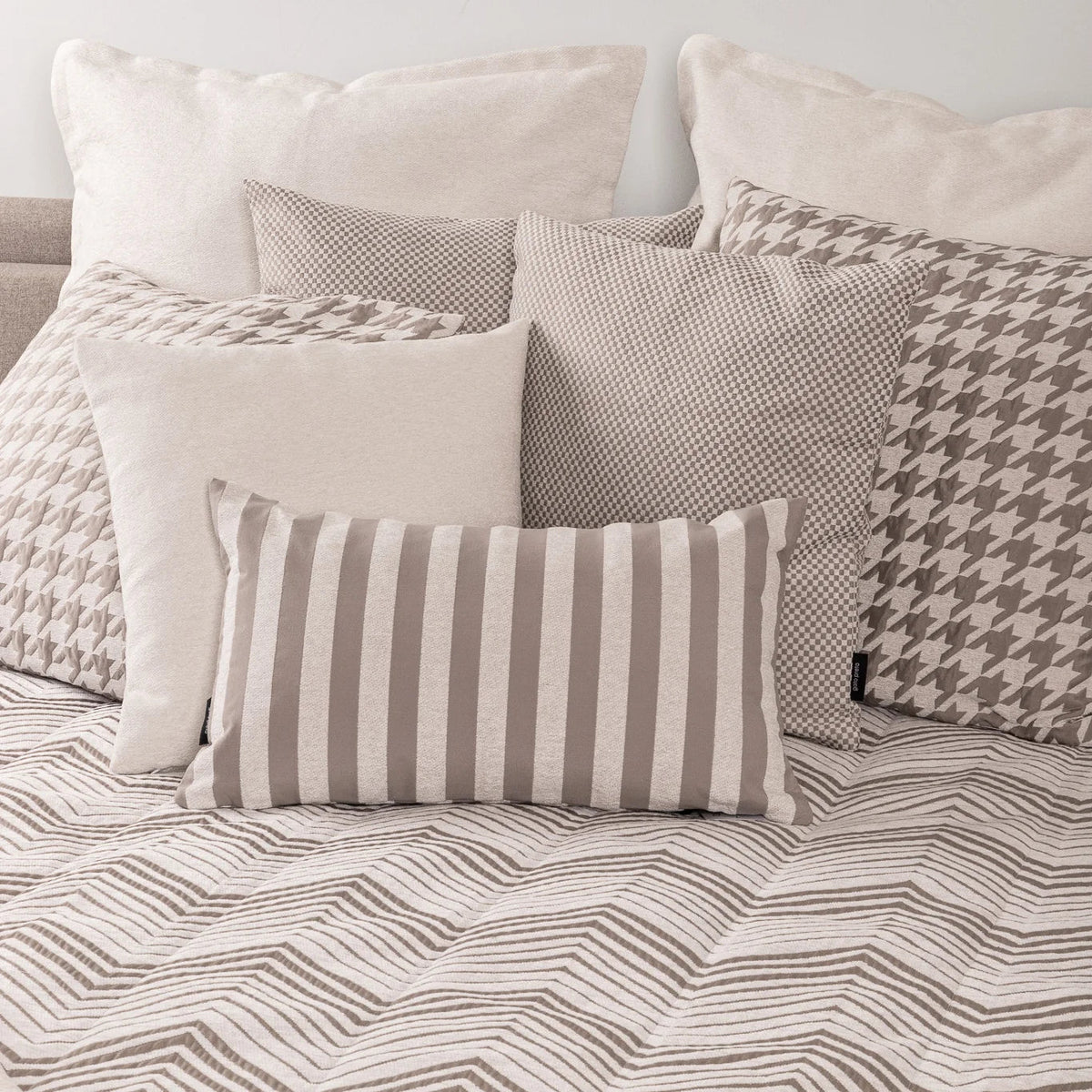 Capa pied-de-poule branco 50x50 HERITAGE - Gato Preto