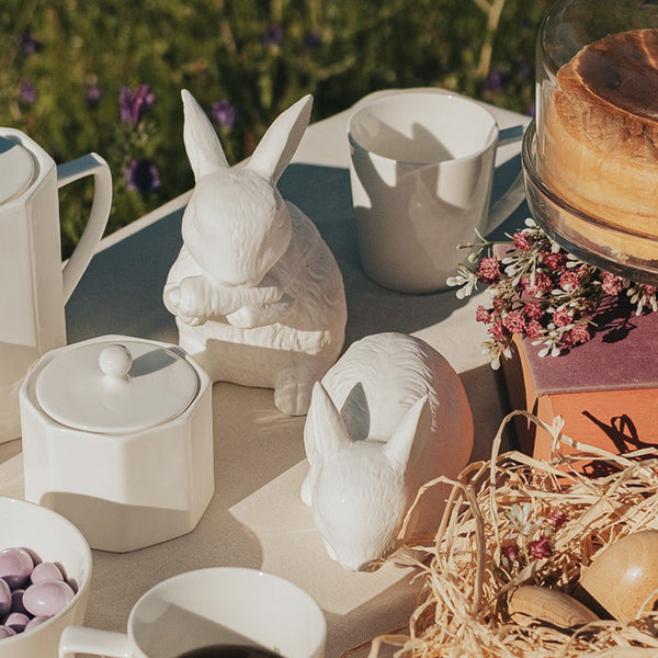 Coelho Decorativo em Cerâmica Branca com com luz (artigo sortido) - Gato Preto