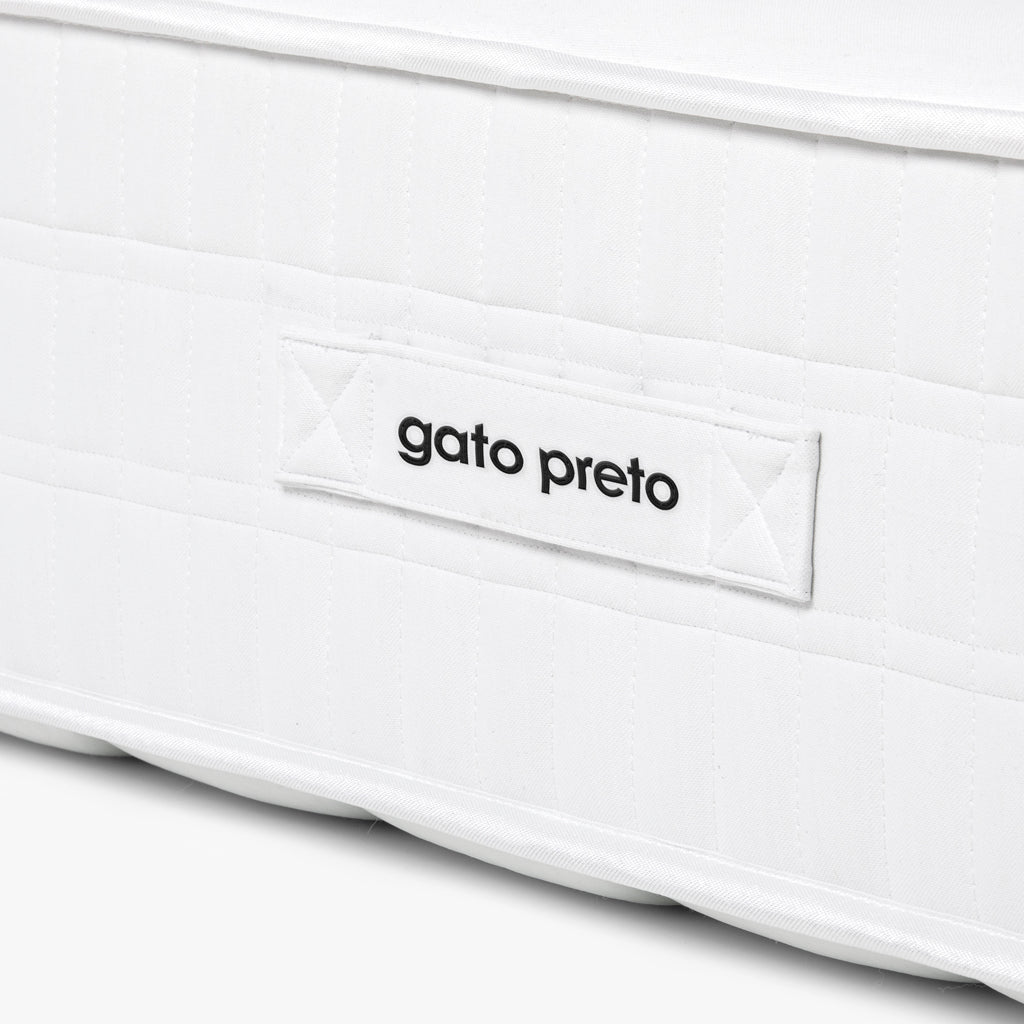 Colchão com Molas Ensacadas Médio Firme 140x200 APUS - Gato Preto