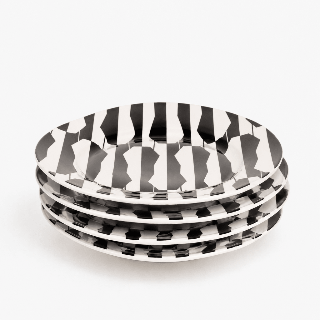 Conjunto de 4 pratos rasos com padrão BLACK CAT - Gato Preto