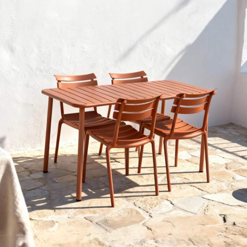 Conjunto de Mesa com 4 cadeiras Vermelho VITA - Gato Preto