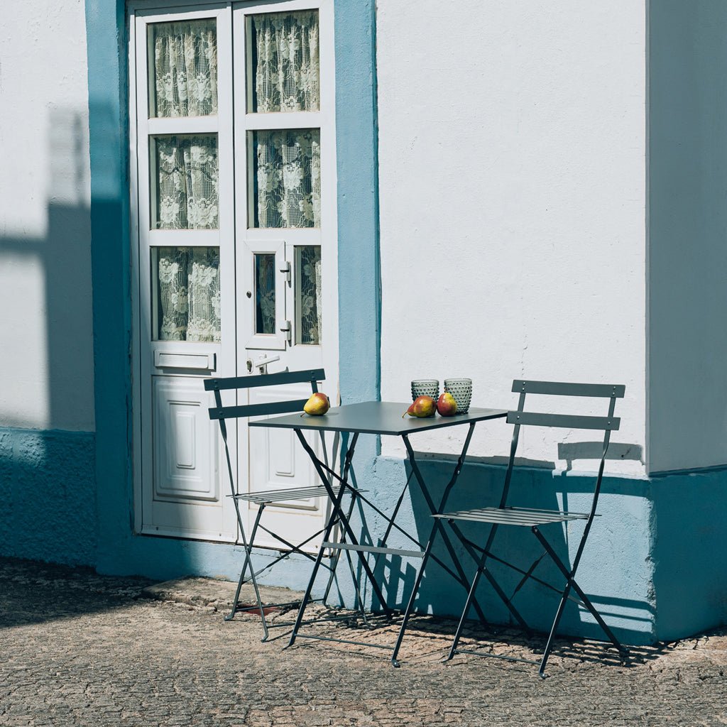 Conjunto Mesa e 2 Cadeiras Metal Cinza Exterior - Gato Preto