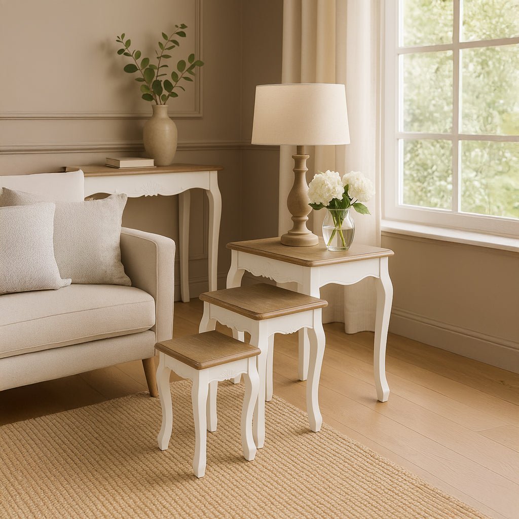 Conjunto de Três Mesas de Apoio Brancas 60X40X61 VERSAILLES - Gato Preto