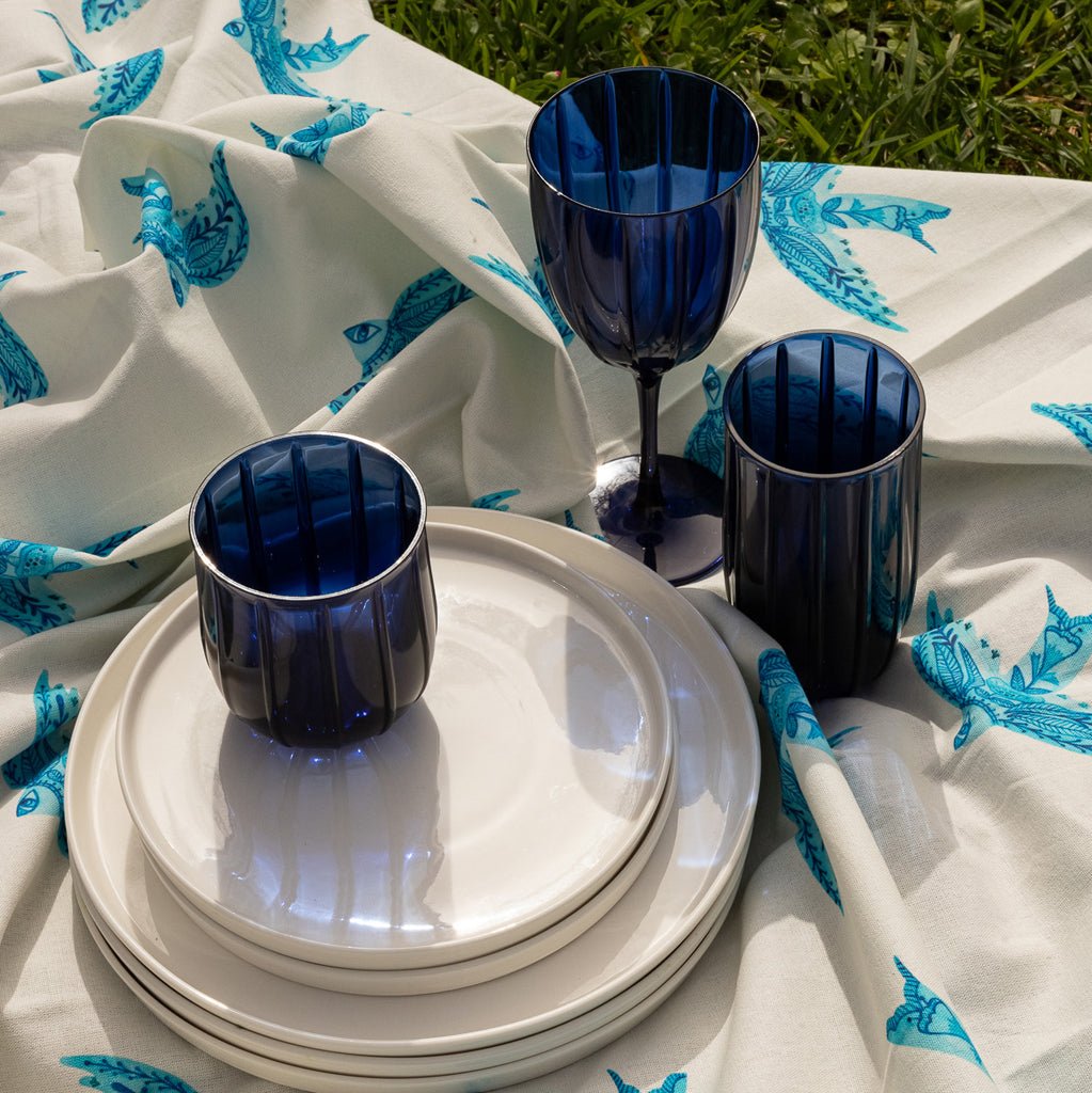 Copo de Acrílico com Pé Azul 410 ml VITORIA - Gato Preto
