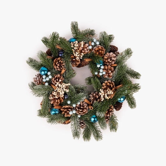 Coroa com pinhas e bolas azuis 38cm NEW BRIGHT - Gato Preto