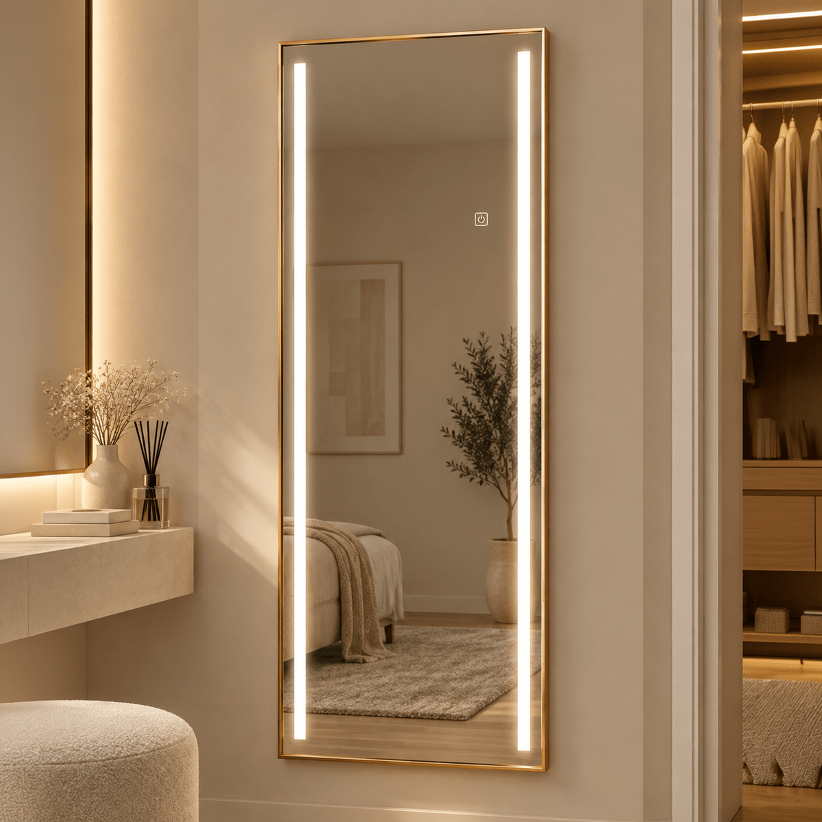 Espelho de Chão em Alumínio Dourado com Led STILO - Gato Preto