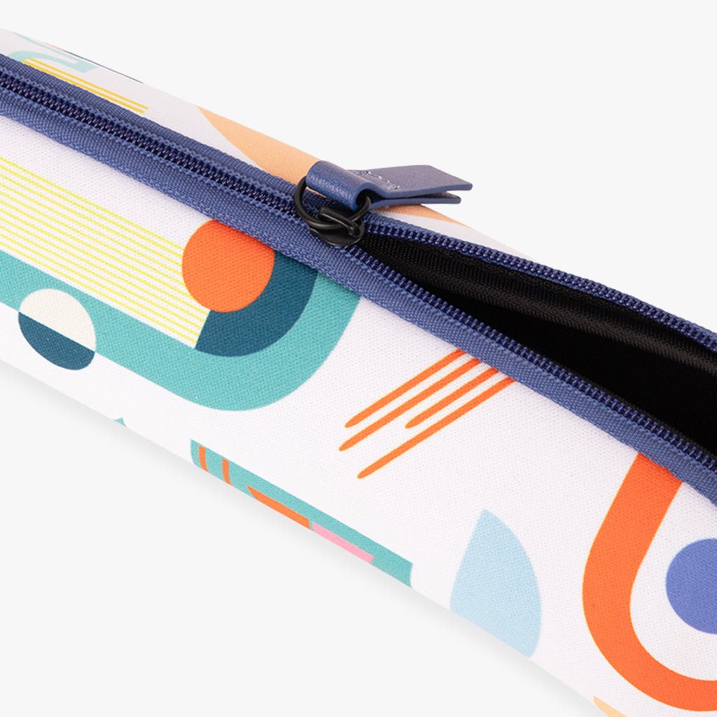 Estojo Neoprene Geométrico GROOVY - Gato Preto