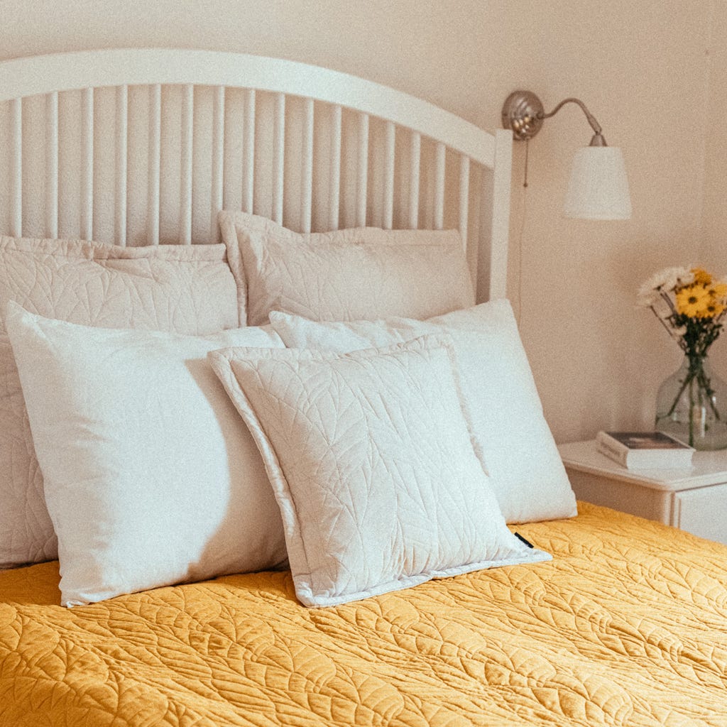 Housse de coussin en microfibre beige 60x60+3 AURA