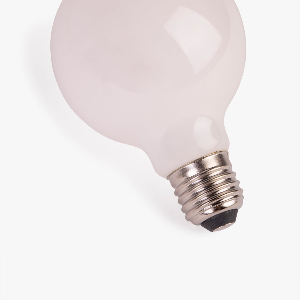 Lâmpada de LED Bola Branca SWAN - Gato Preto