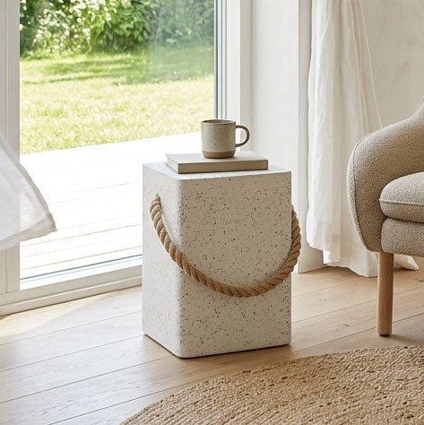 Mesa de Apoio Cimento Bege 35x35x46 - Gato Preto