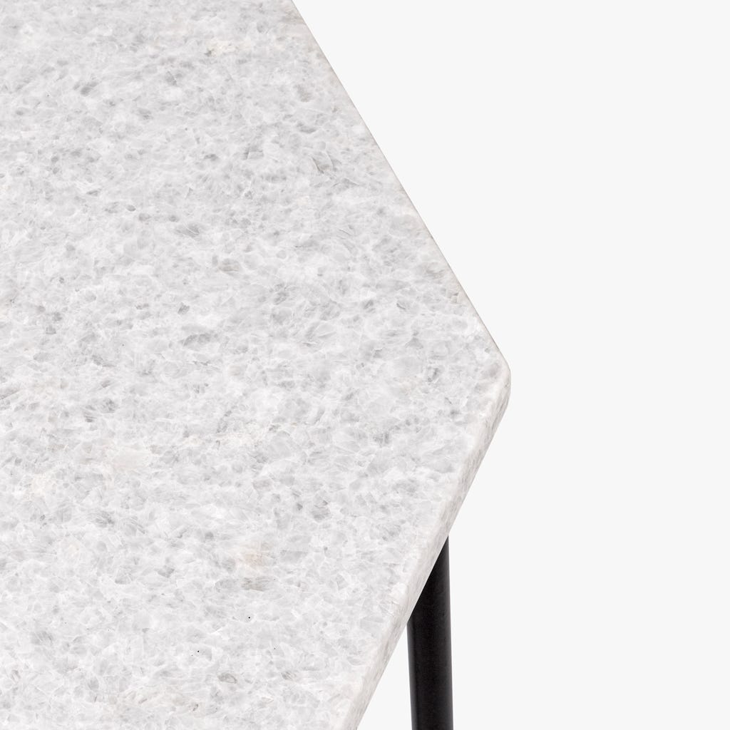 Mesa de Apoio com Tampo de Mármore 62x62x40,50 AGRA - Gato Preto