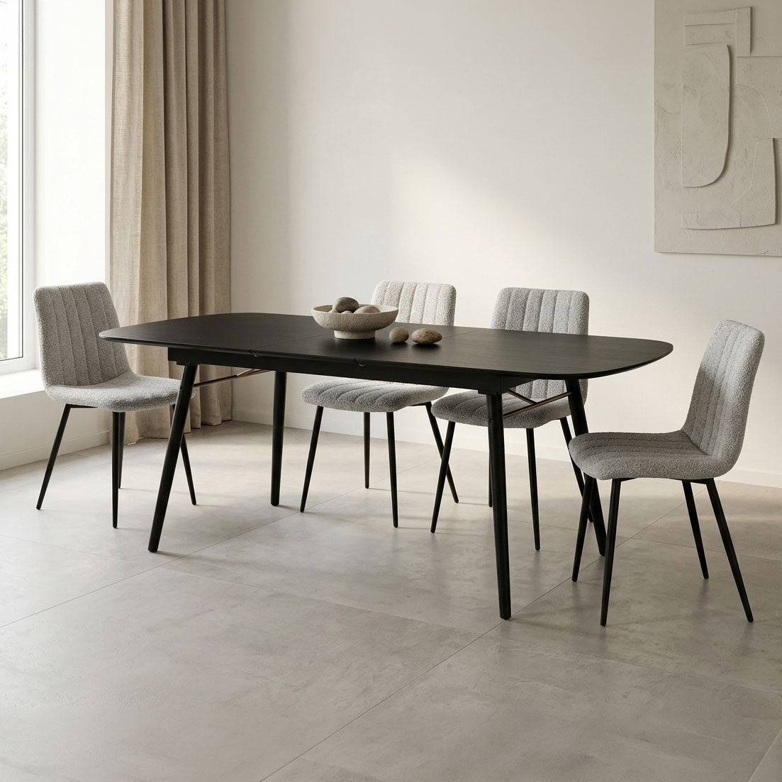 Mesa de Refeição Extensível Preta PERLIS - Gato Preto