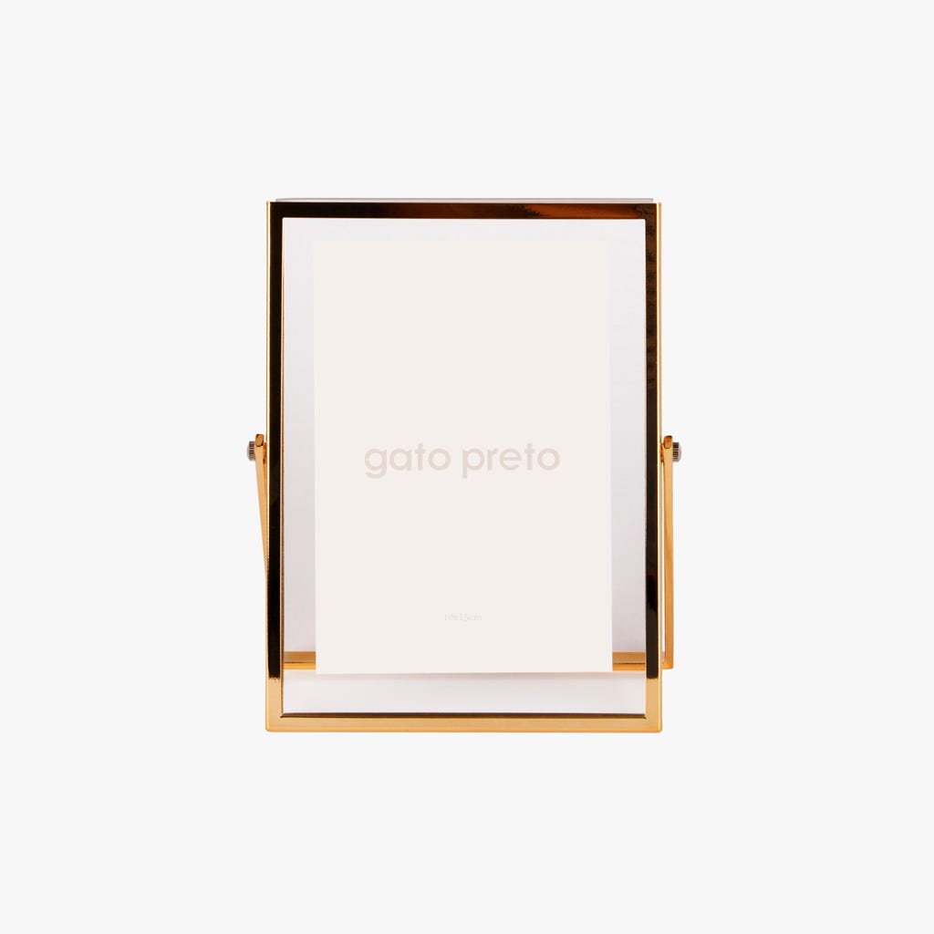 Moldura com Pé Dourada 10x15 SHINY & BRUSHED - Gato Preto