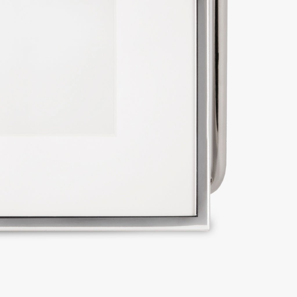 Moldura com Pé Prateada 10x15 SHINY & BRUSHED - Gato Preto