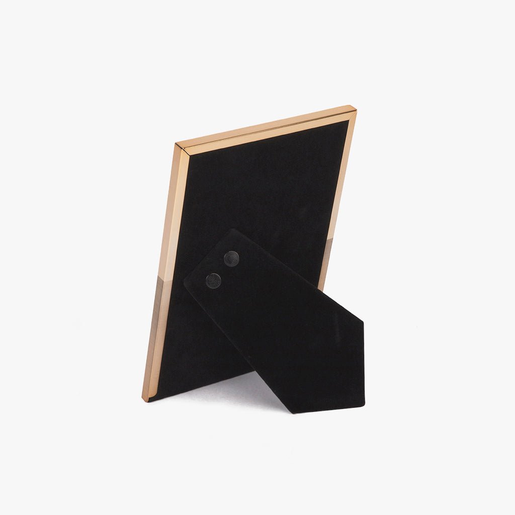 Moldura Tons Dourado 10x15 SHINY & BRUSHED - Gato Preto