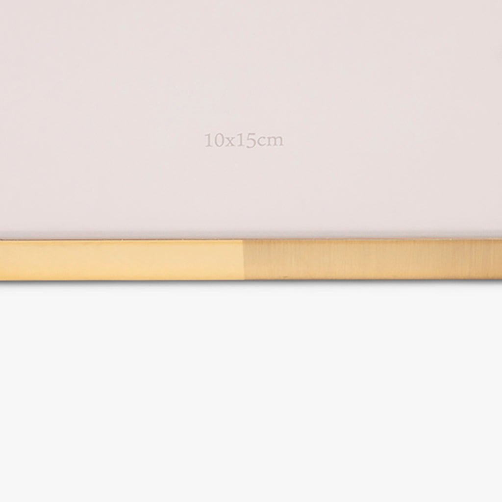 Moldura Tons Dourado com Pé 10x15 SHINY & BRUSHED - Gato Preto