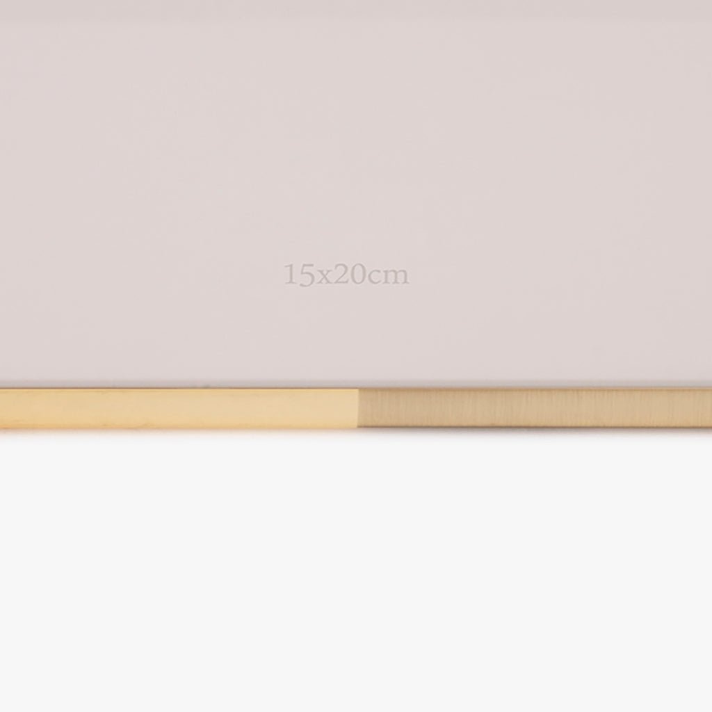 Moldura Tons Dourado com Pé 15x20 SHINY & BRUSHED - Gato Preto