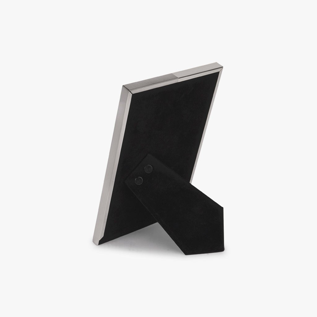 Moldura Tons Prateado 10x15 SHINY & BRUSHED - Gato Preto