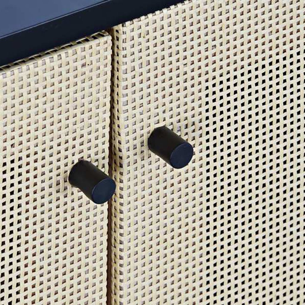 Móvel de Televisão de Duas Portas Madeira de Abeto e Ratan VEREDA - Gato Preto