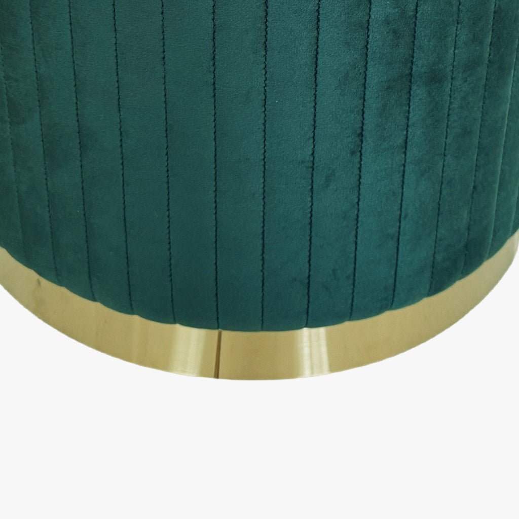 Pouf Verde Esmeralda de Veludo com Riscas em Dourado ANDRIA - Gato Preto