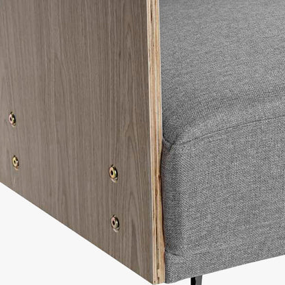 Sofá Cama Cinza com Estrutura em Madeira e Sistema Click - Clack MOVE - Gato Preto