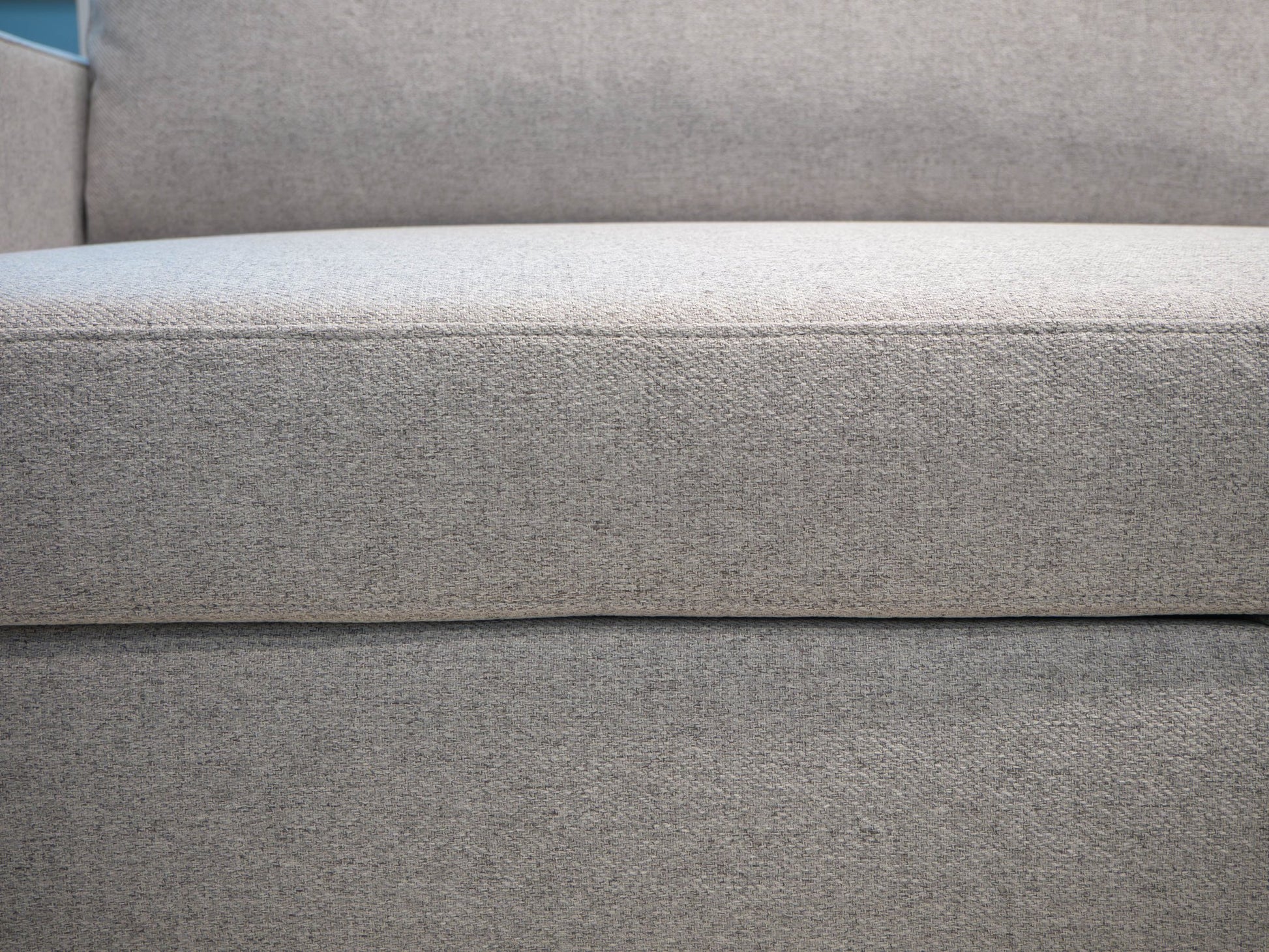 Sofá cama com 2 pufes cinza AVERY - Gato Preto