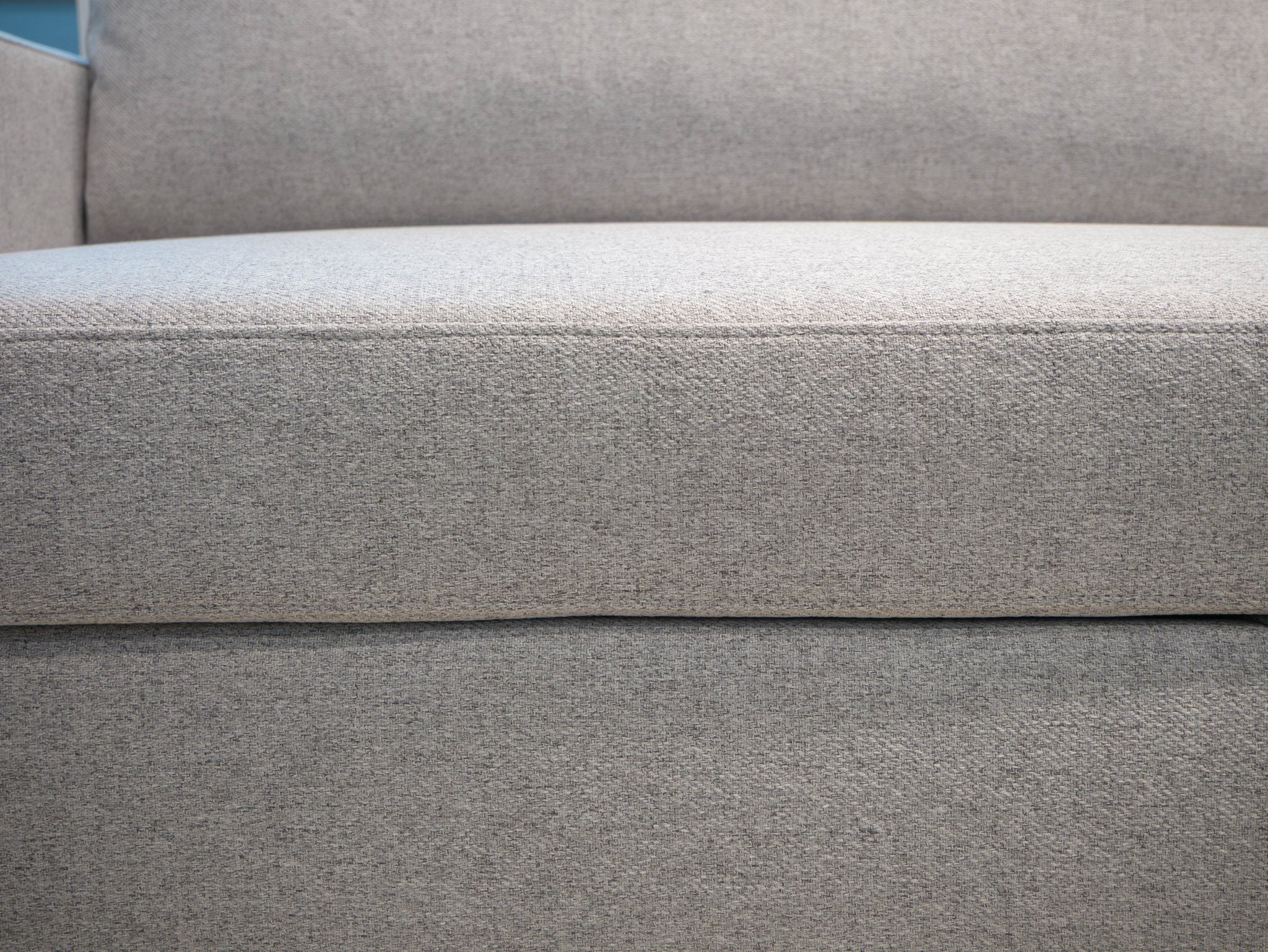 Sofá cama com 2 pufes cinza AVERY - Gato Preto