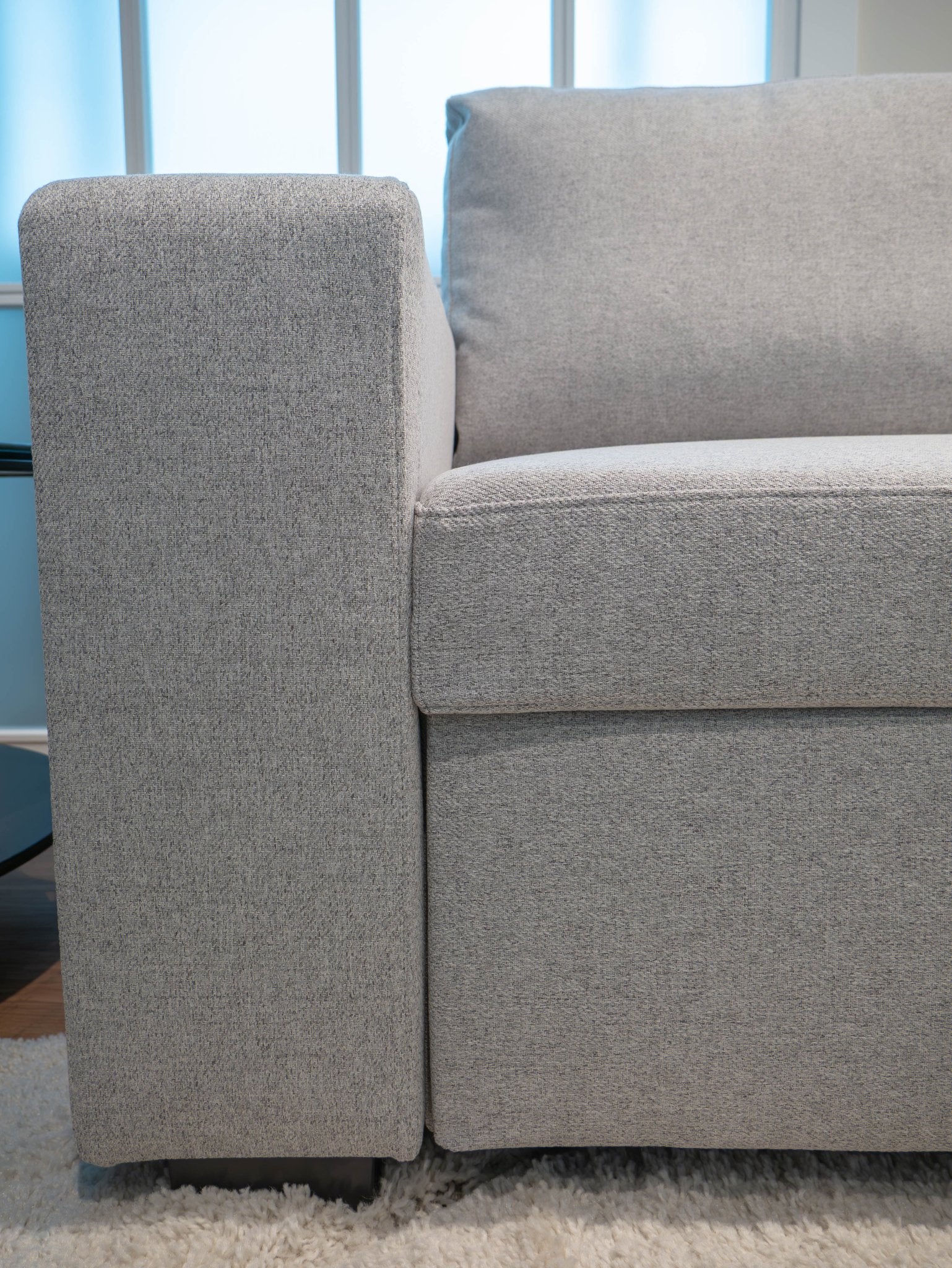 Sofá cama com 2 pufes cinza AVERY - Gato Preto