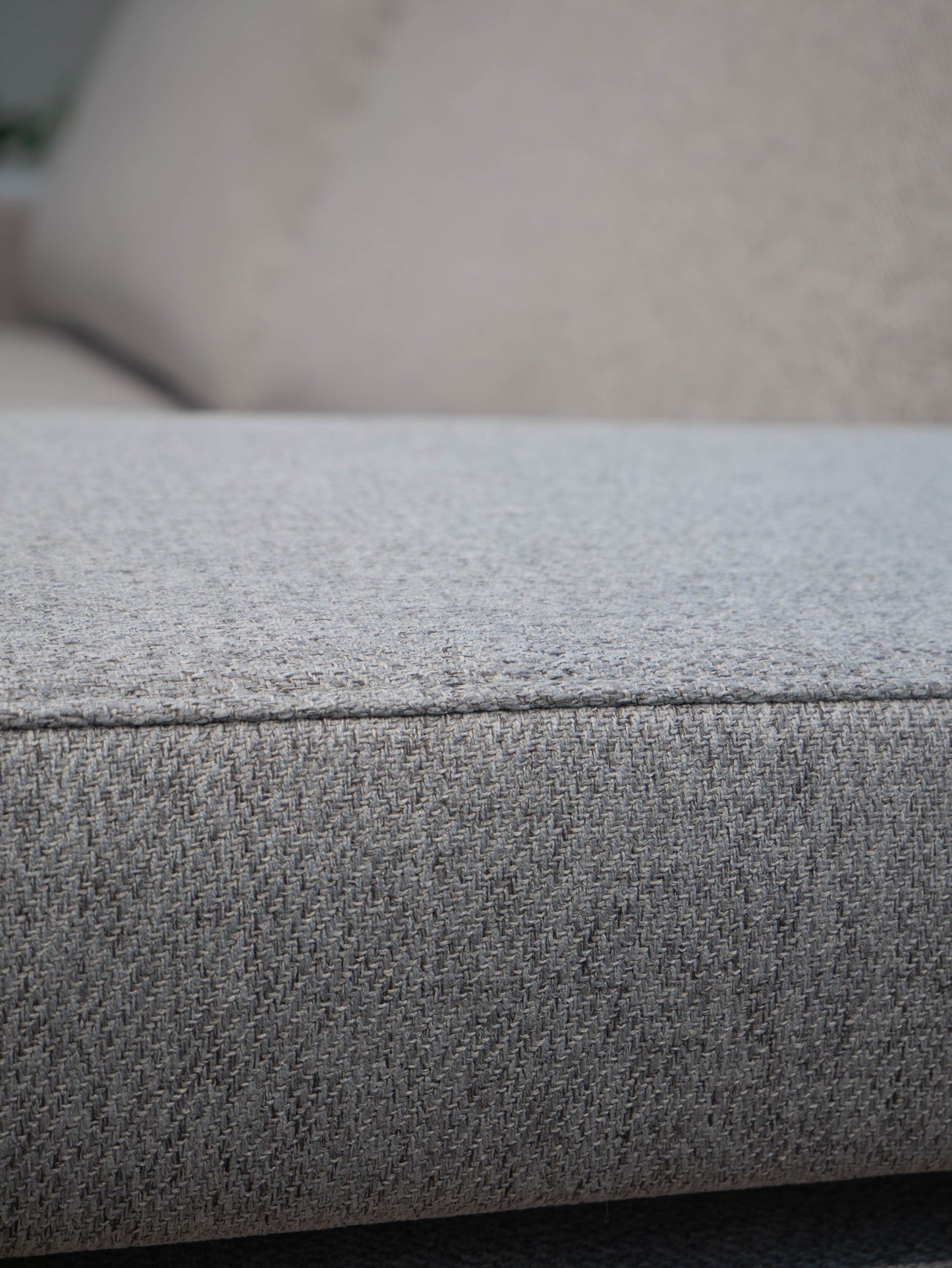 Sofá cama com 2 pufes cinza AVERY - Gato Preto