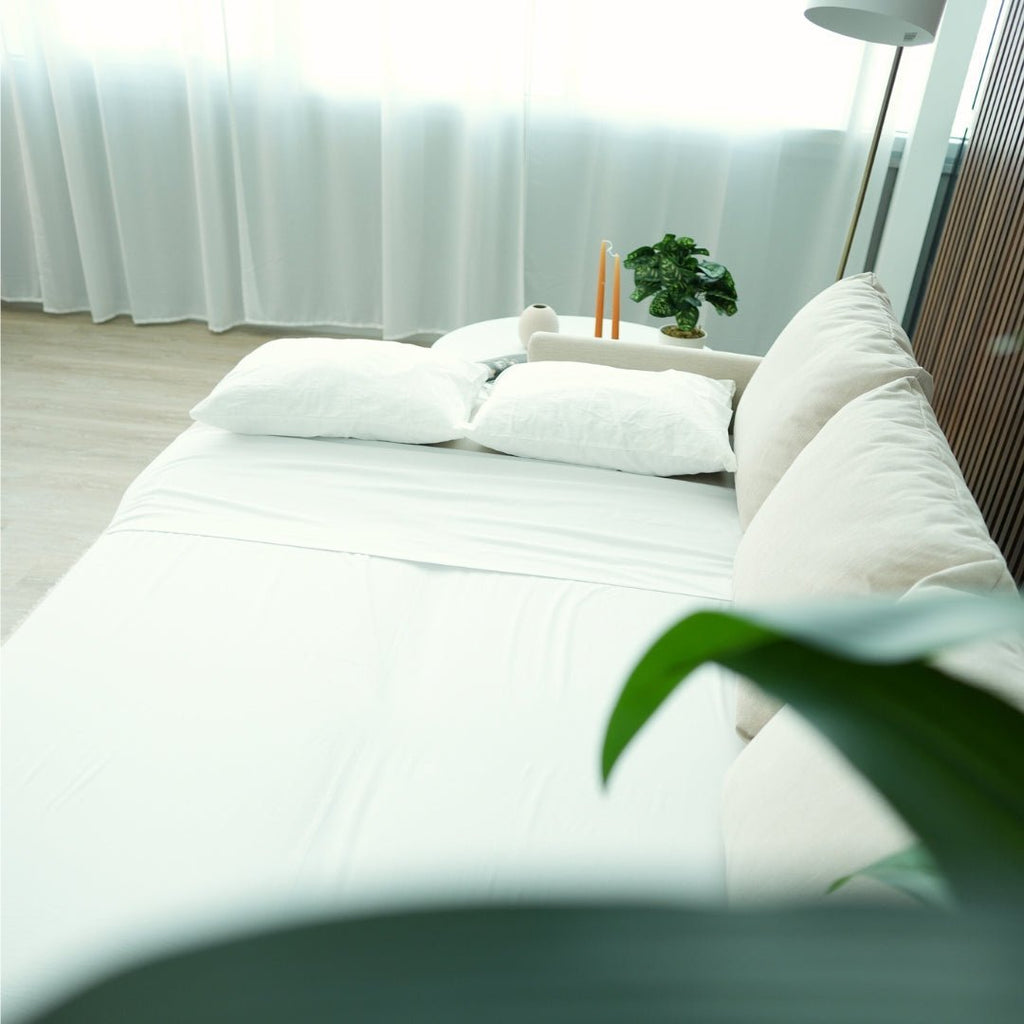 Sofá cama com chaise longue e arrumação bege ORLANDO - Gato Preto