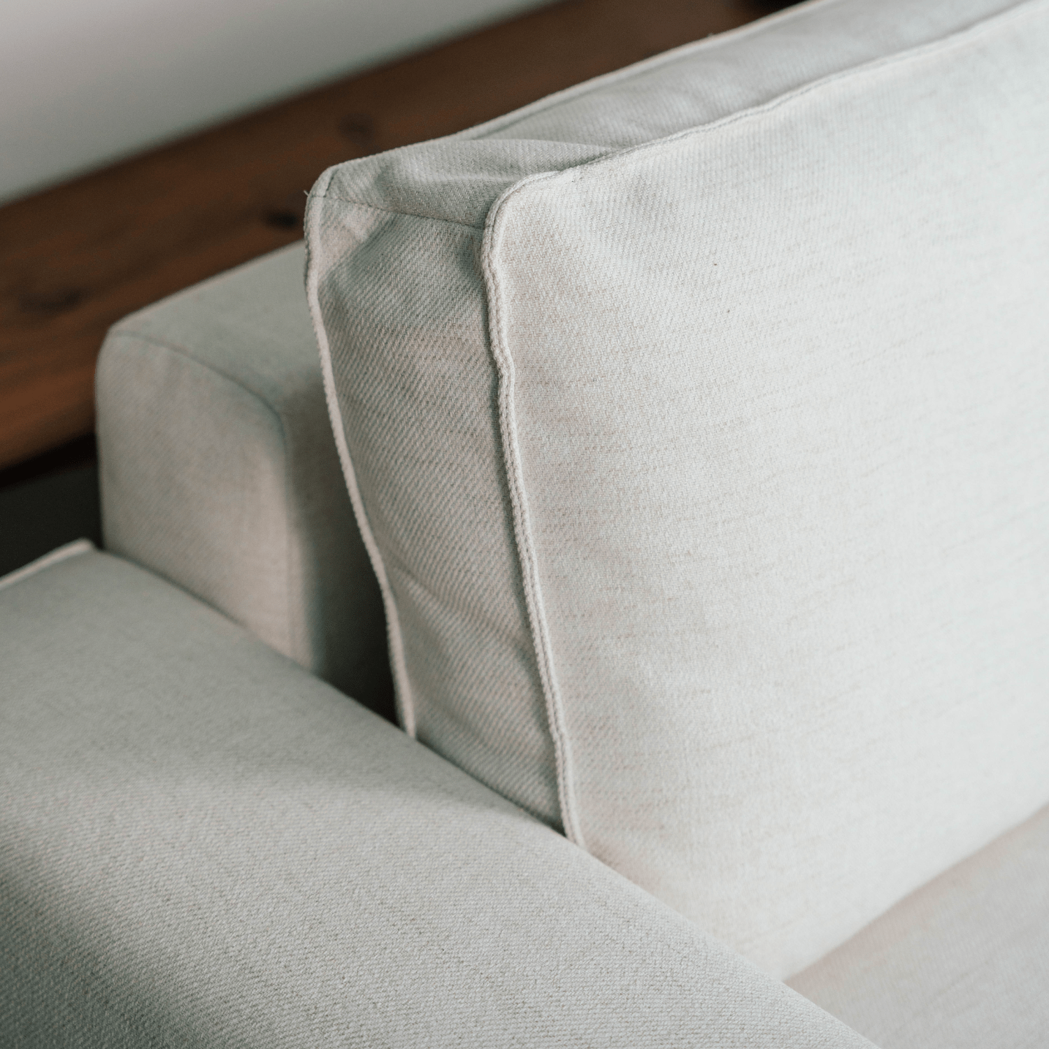 Sofá cama com chaise longue reversível bege JADE - Gato Preto