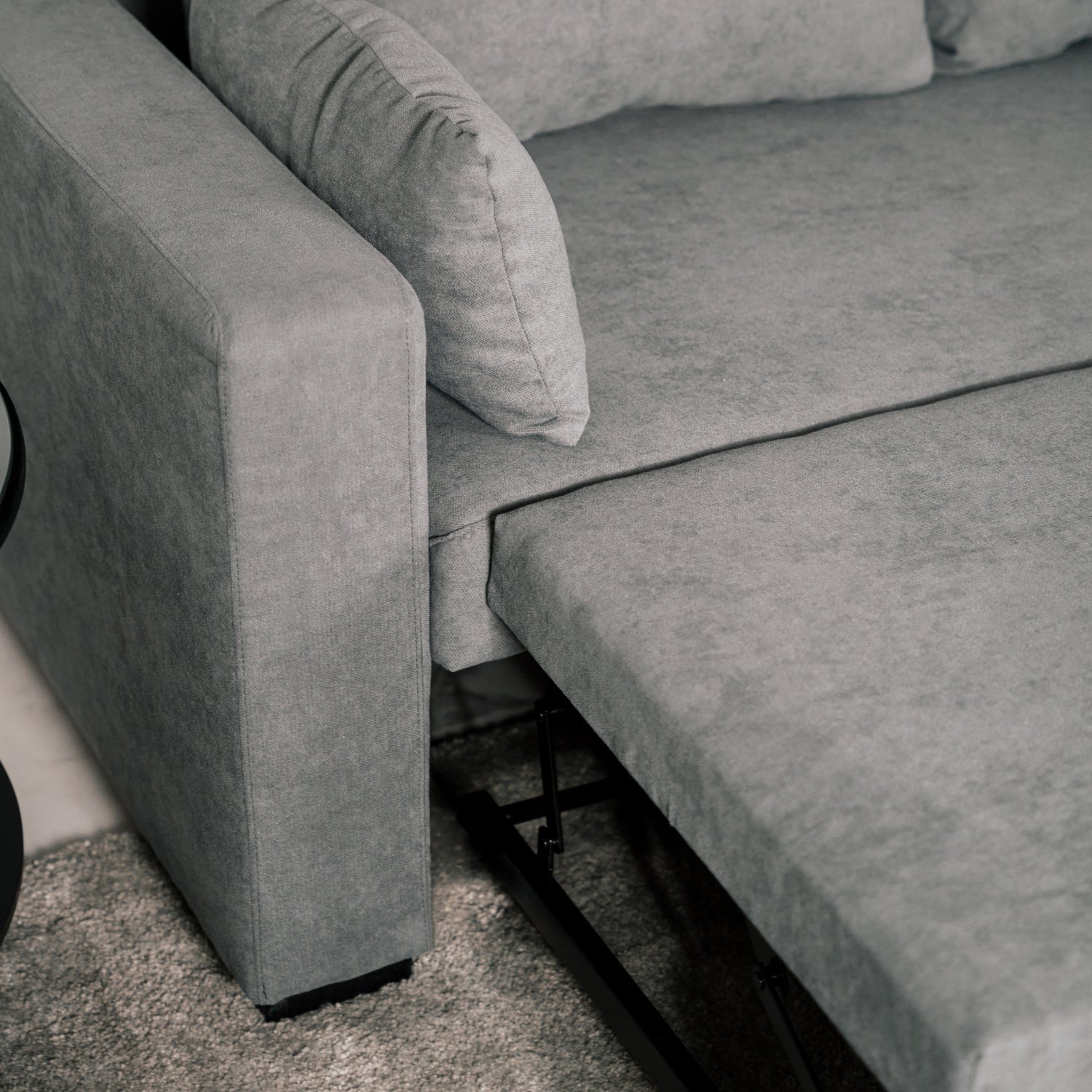 Sofá cama com chaise longue reversível cinza claro LEAH - Gato Preto