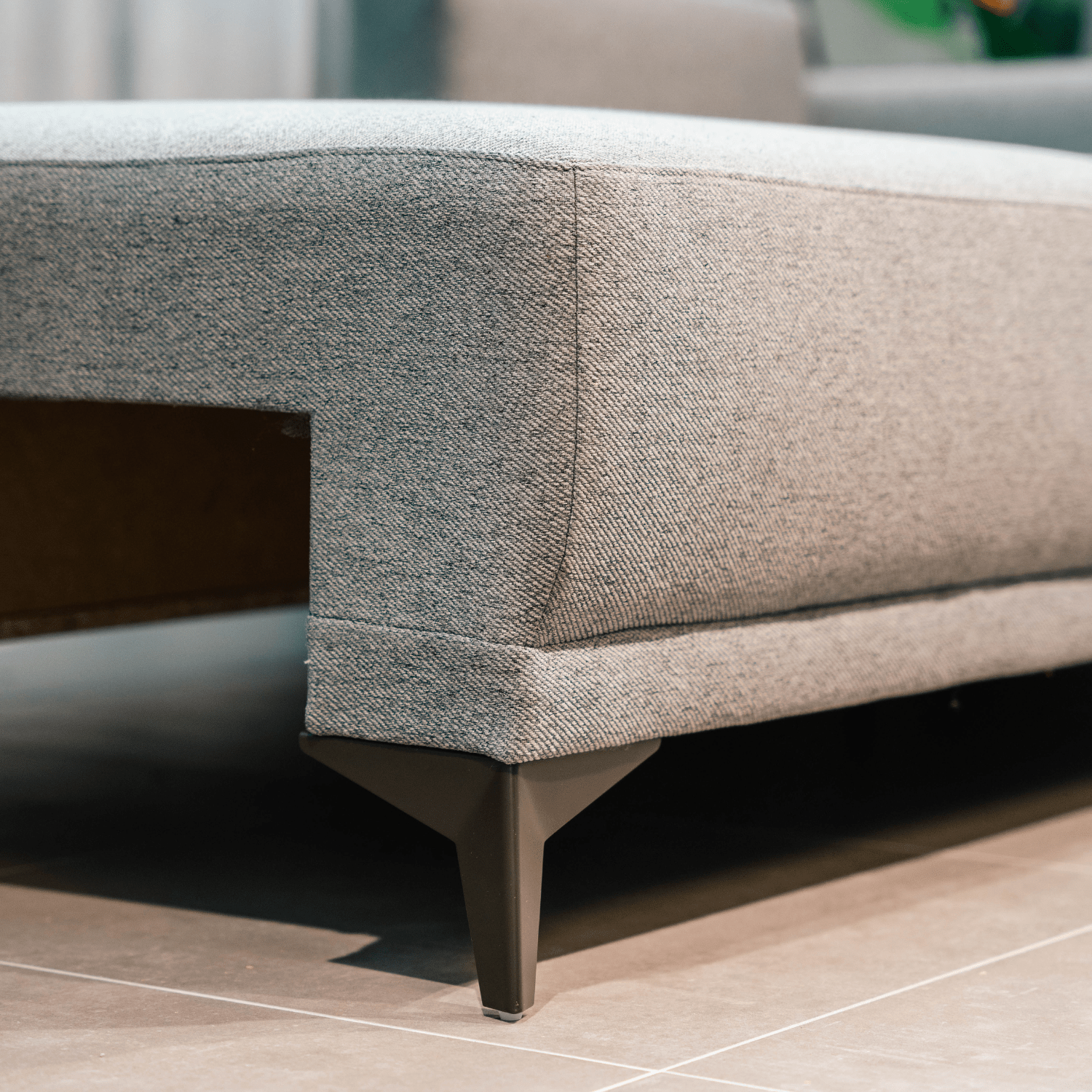 Sofá cama com chaise longue reversível cinza TOBY - Gato Preto