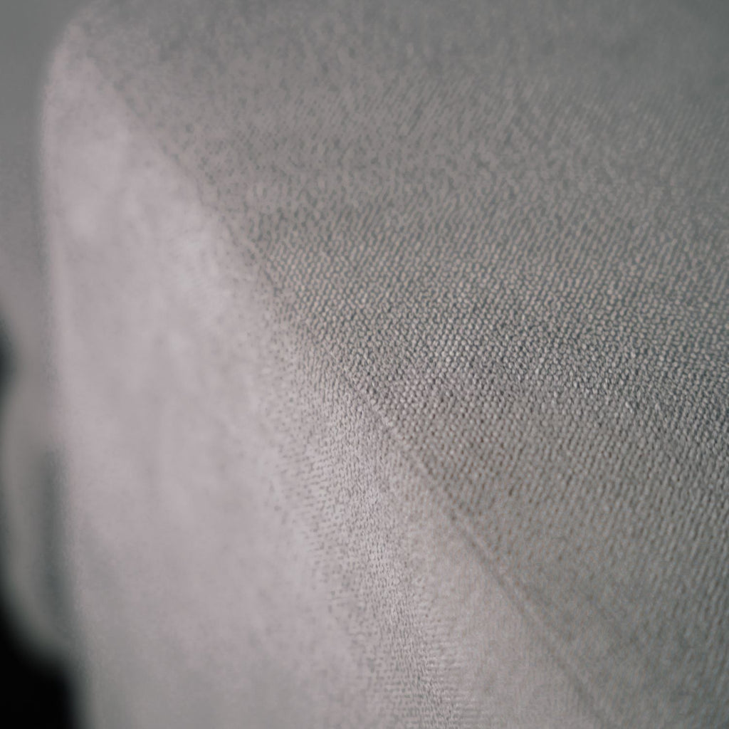 Sofá cama de canto de com puff e arrumação cinza ZURIE - Gato Preto