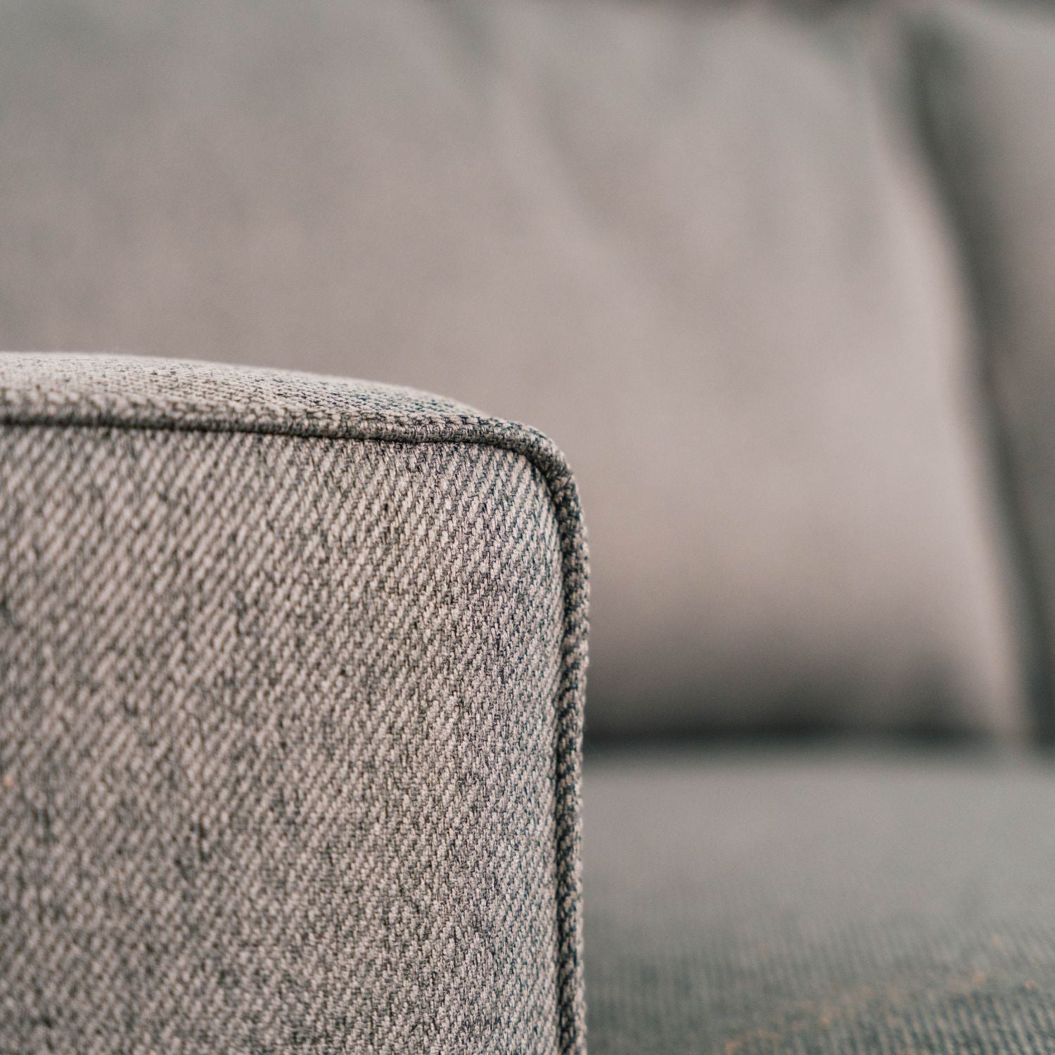 Sofá cama panorâmico com 2 chaise longue cinza JORDAN - Gato Preto