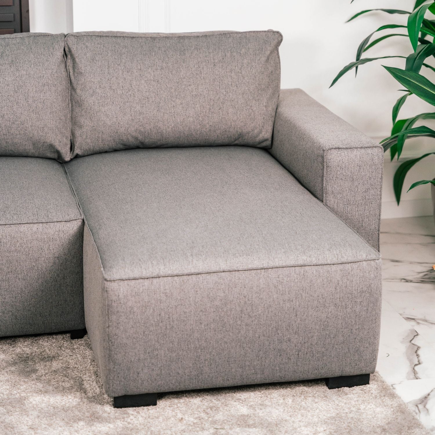 Sofá cama panorâmico com 2 chaise longue cinza JORDAN - Gato Preto