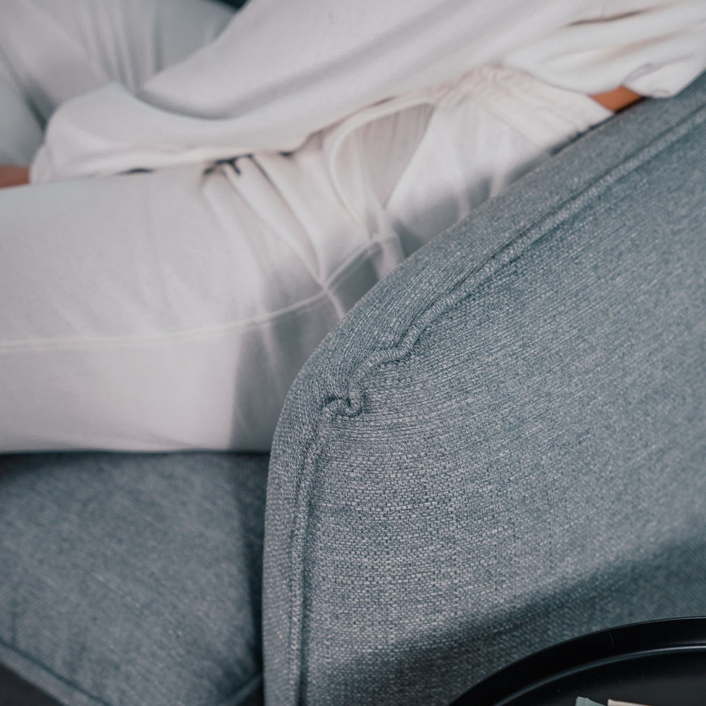 Sofá cama sistema easybed com chaise longue reversível cinza VOGUE - Gato Preto