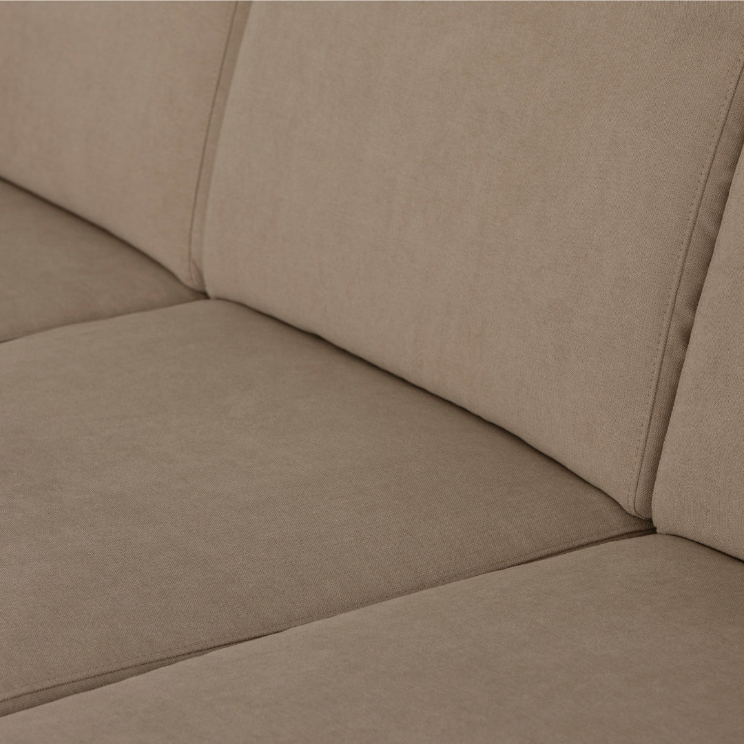 Sofá com chaise longue reversível e pés vintage bege ANGEL - Gato Preto